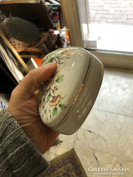 Hollóház porcelain bonbonier, 14 cm in size, flawless.