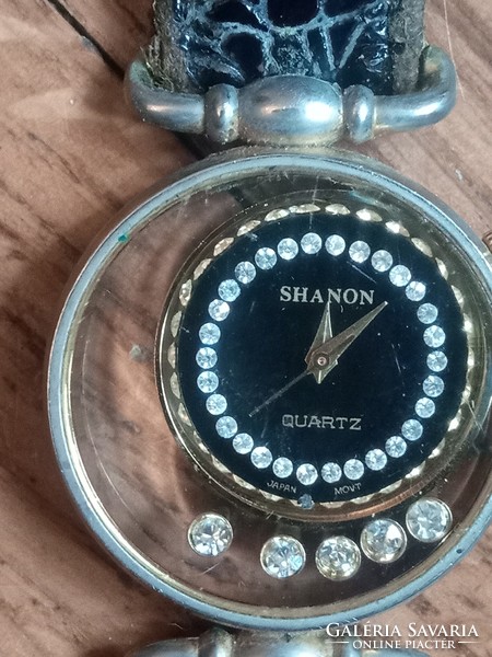 Shanon special vintage women's watch with moving rhinestones