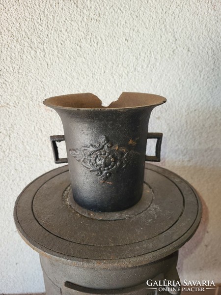 Antique cast iron mortar size 5