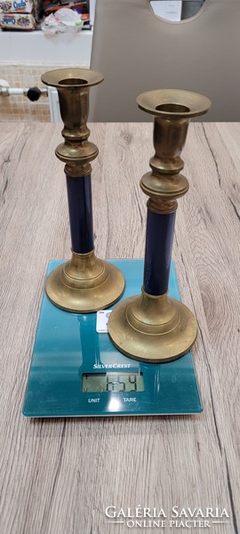 Pair of elegant copper candle holders. 21 cm.