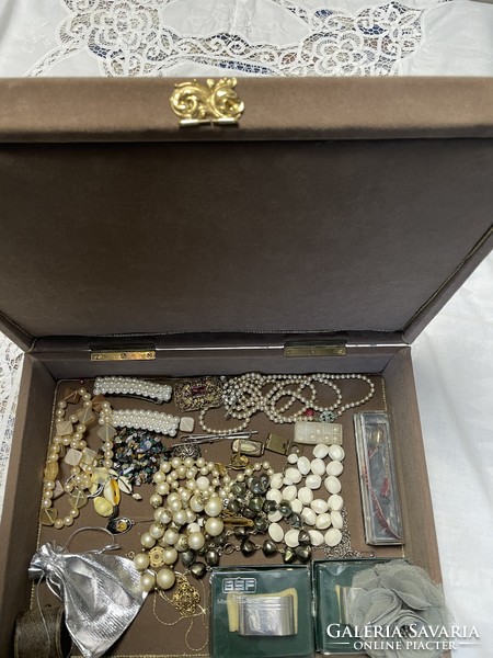 Old jewelry box