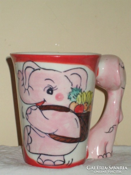 Mug depicting an elephant.