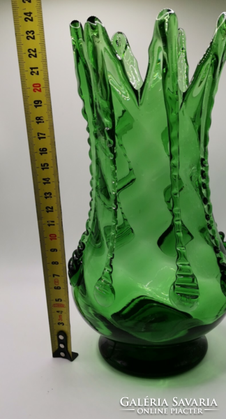 Zöld üveg váza