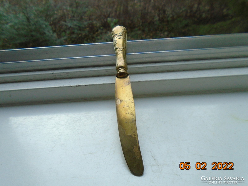 1850 Fire-gilded 800 silver handle knife, with treble, punched patterns, master's mark