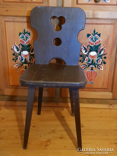 Folk peasant chair