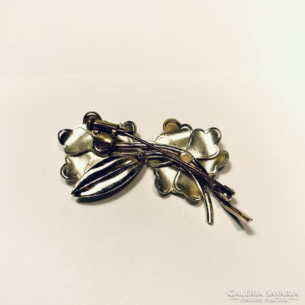 Virág, ezüstözött virágcsokor Vintage bross kitűző az 1980-as évekből, csillogó szép pin 6 cm