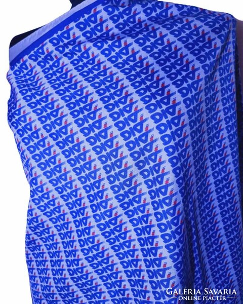 Vintage shawl 77x77 cm. (2696)