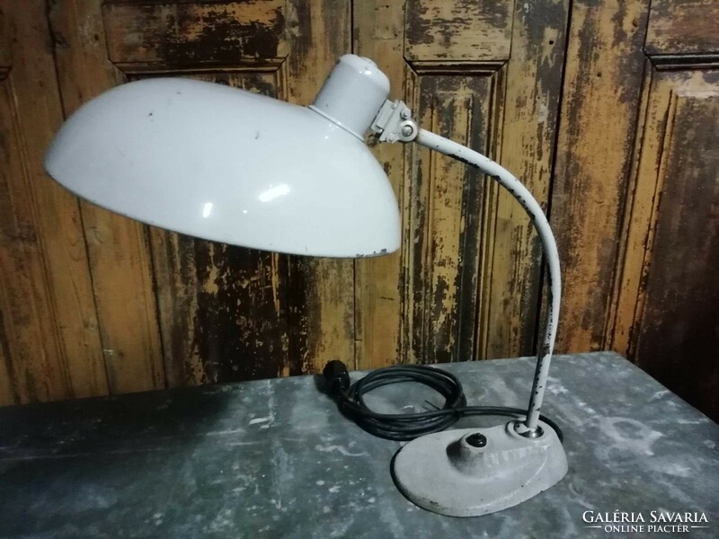 Kaiser stílusú vagy Bauhaus stílusú asztali lámpa, 1960-as évekből, felújítva újra kábelezve eladó