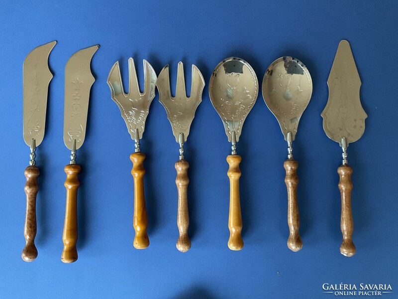 Set of wooden serving utensils, new 7 pcs