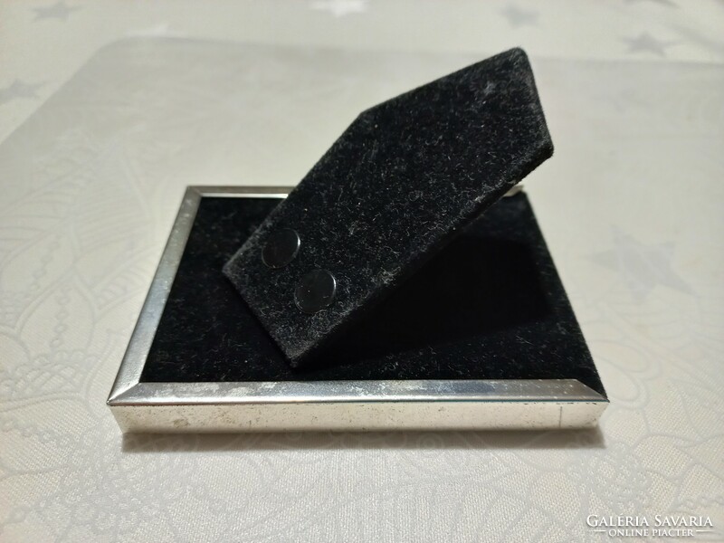 Miniature metal photo holder, photo frame