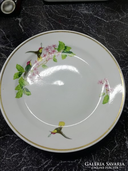 Zsolnay porcelán, kolibri madaras lapos tányér. Mérete 24 cm. Gyönyörű szép állapotban. Jelzett.