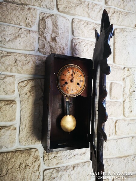 Antik 100 éves Faragott fali óra, Junghans feles ütős bim-bam szerkezet.