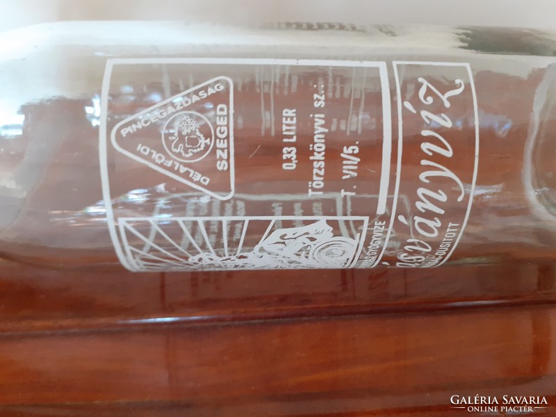 Retro Anna ásványvíz palack a szegedi forrás gyógyvize üveg