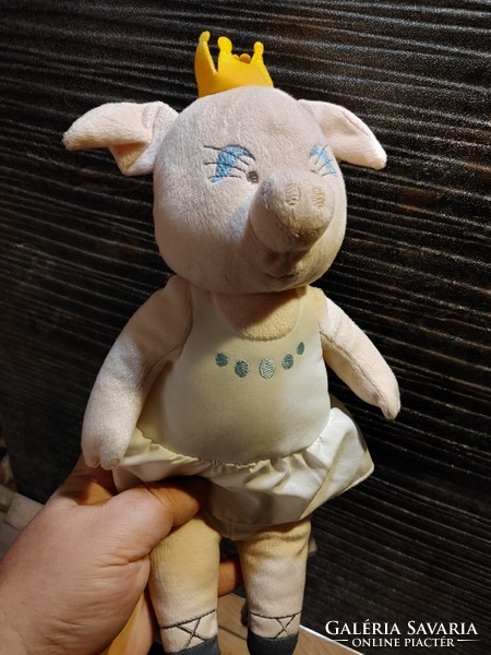 A beautiful pig queen from Vietnam, a plush rarity for collectors!