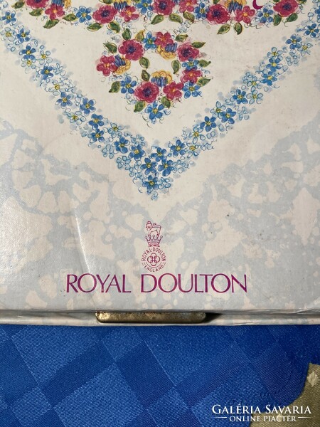 Royal doulton porcelán Valentin napi dísztányér 21 cm.