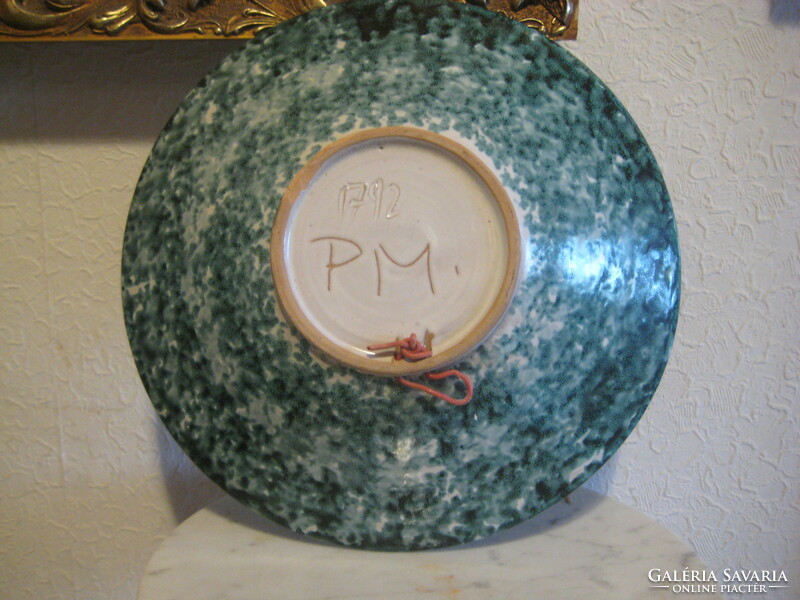 Retro képzőművészeti fali tányér ,   28,5 cm , jelzett  PM.