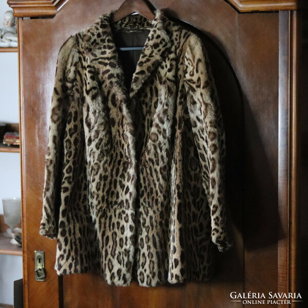 Old luxury exotic fur coat is real