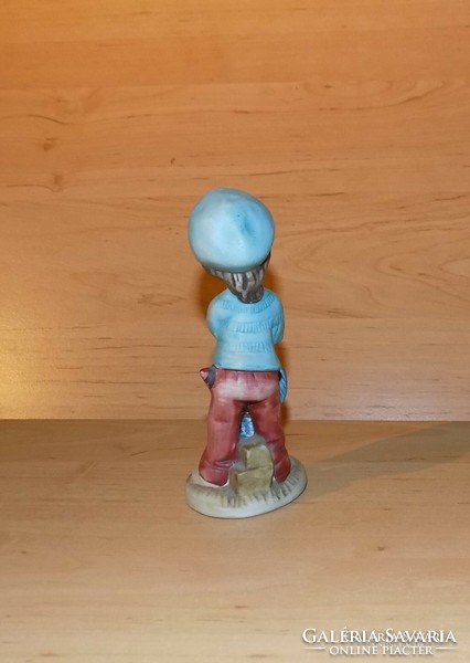 Capodimonte porcelán Hummel jellegű porcelán halászfiú figura 12,5 cm (po-3)