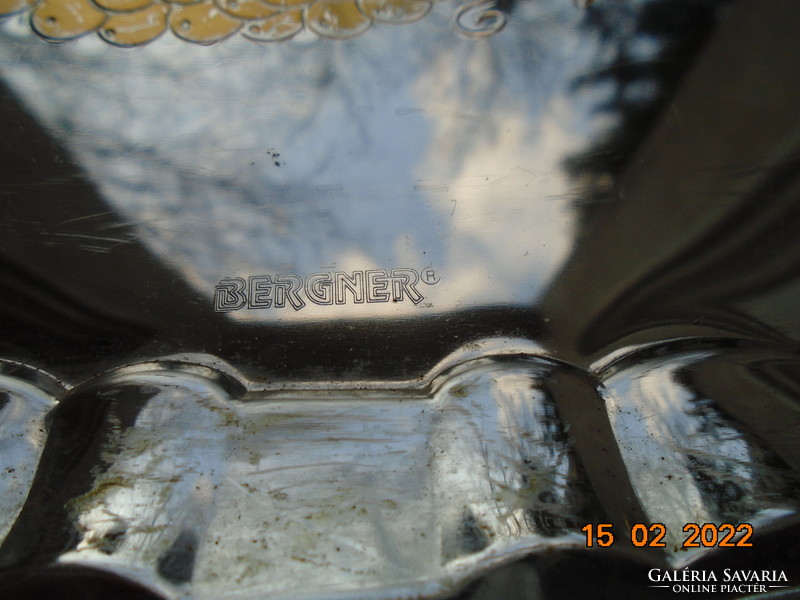 Bergner aranyozott rátétes szőlőmintával krómozott acél tálca 30x23 cm