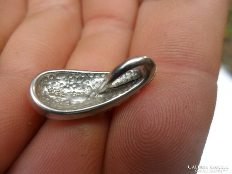 Zema köves ezüst medál Swarovski kristályokkal