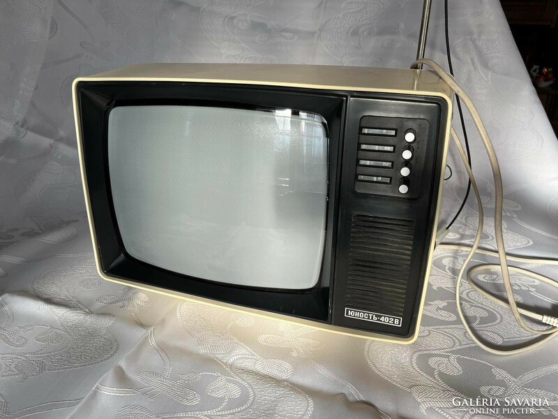Working Junoszt 402b TV, from 1988, with original documents