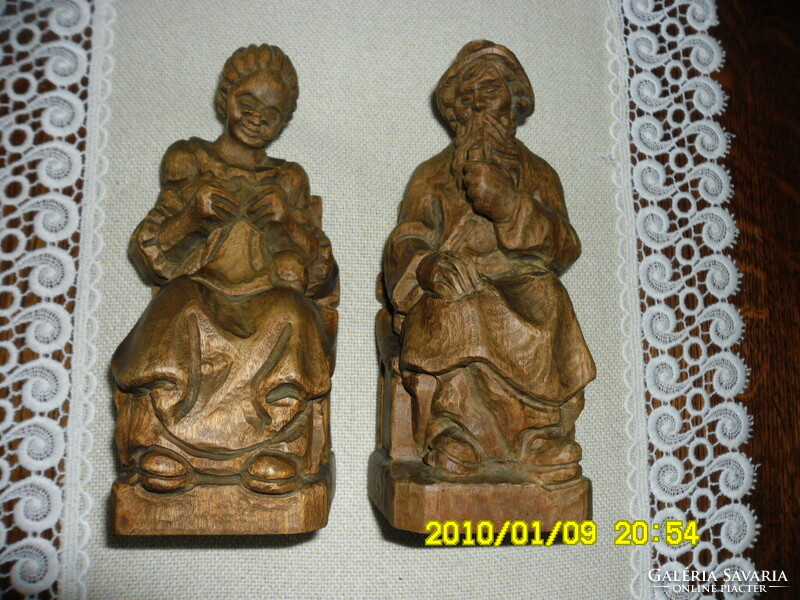 Kézi faragású  idős szobor pár