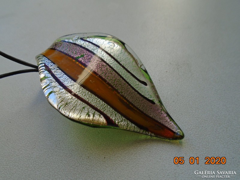 Murano leaf pendant with silver shoulder blade clasp