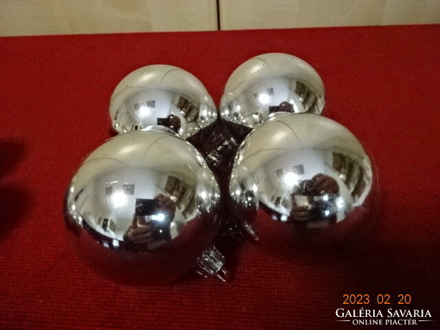 Karácsonyi üveggömb, ezüst színű, hat + négy darab. Jókai.