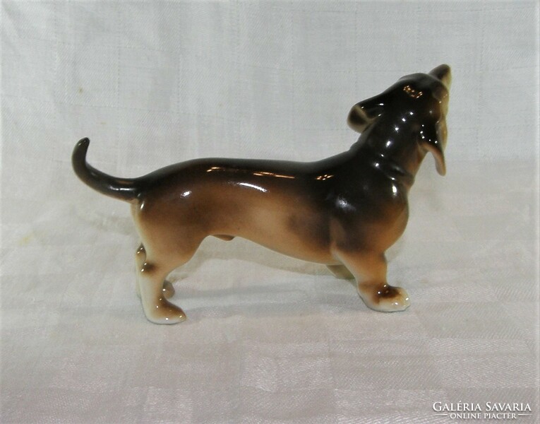 Tacskó kutya figura - Royal Dux porcelán
