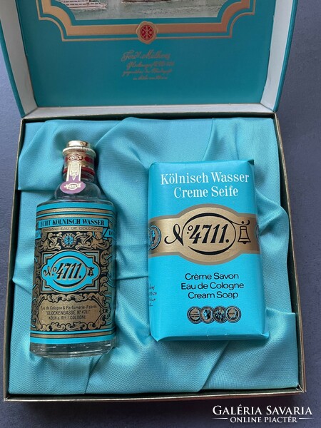 Immaculate, old 4711 cologne water and soap in its own silk-lined gift box