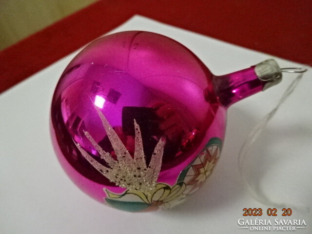 Karácsonyi üveggömb, pink alapszín, kézzel festett minta. Jókai.
