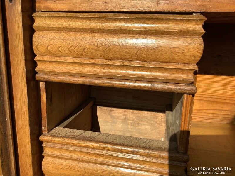 Neobarokk Német falitéka téka intarzia láda tölgy szekrény bútor 19. századi fafaragás barokk rokokó
