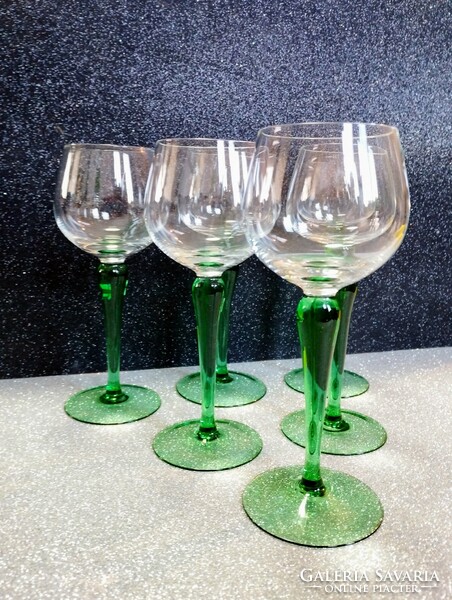 Vintage green stemmed wine glass set
