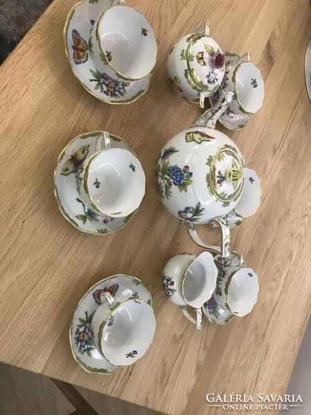 Herend Victoria patterned tea set