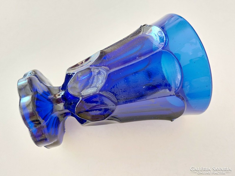Régi kobaltkék üveg kehely préselt kék díszpohár
