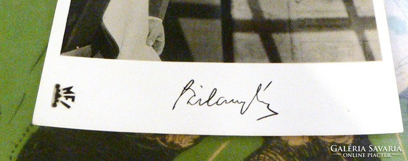 László Szilassy's printed signature on the photo postcard depicting him