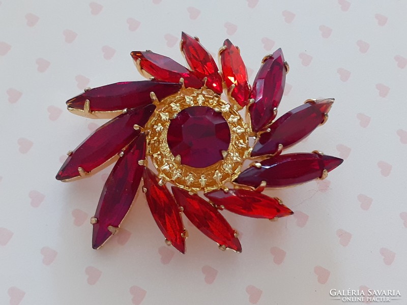 Retro metal brooch with red stones old women's badge