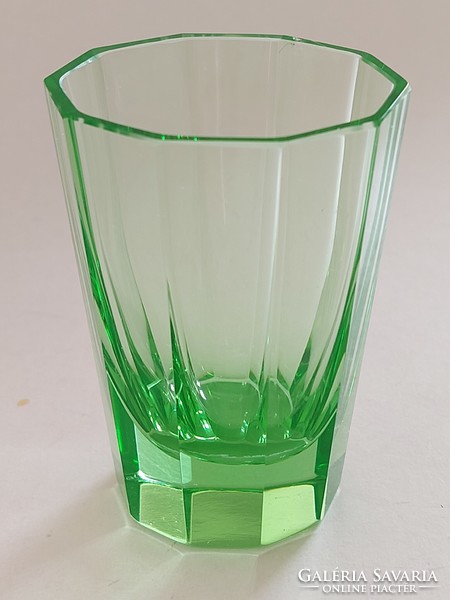 Régi üveg pohár Moser jellegű zöld röviditalos szögletes