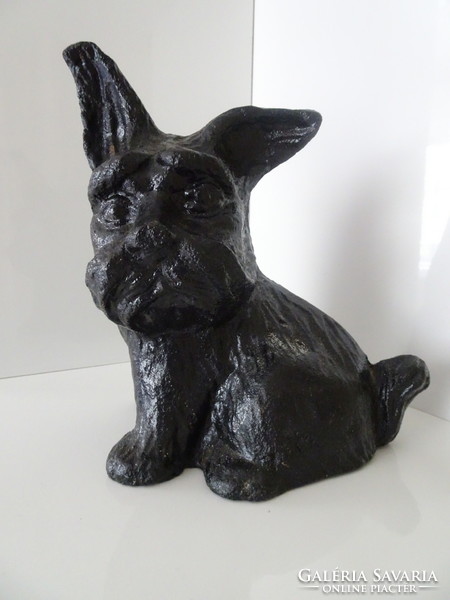 Cast iron dog statue in very difficult condition