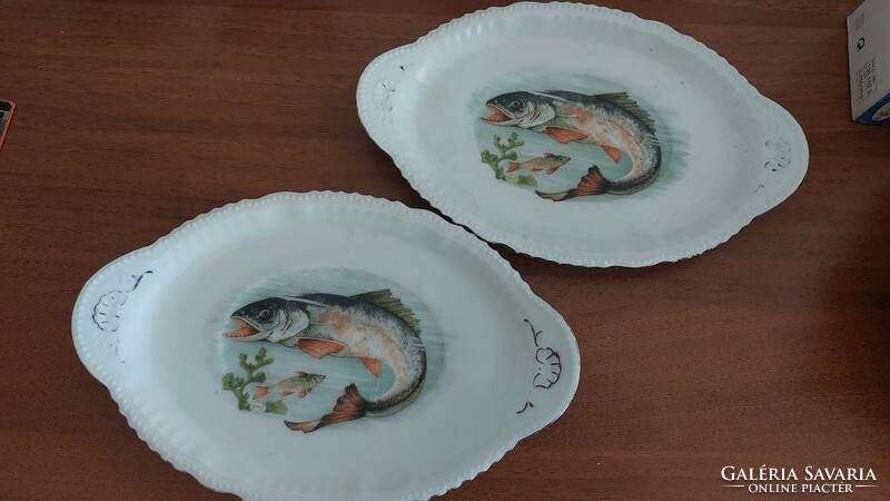 (K) Victoria Austria porcelán halas tányér 2 db, használat nyomai látszanak (kopások)