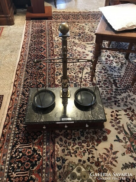 Pharmacy scales in complete, beautiful condition