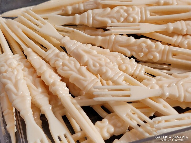 40 mini forks 8.5cm -- fruit fish cheese sticks