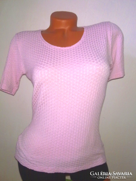 A beautiful rose-colored cotton special material with a relief pattern, a flexible women's top blouse t-shirt