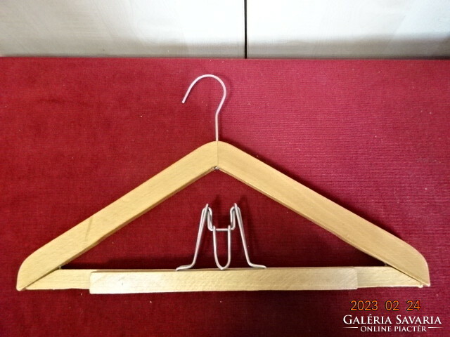 Men's wooden hanger, with pants clip, length 42 cm. Jokai.