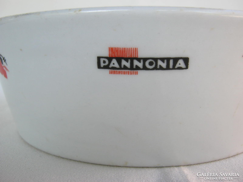 Pannonia Szálloda és Vendéglátó Vállalat  logóval Zsolnay porcelán tányér