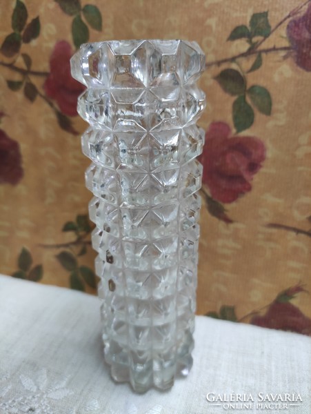 Klasszikus retro geometrikus anyagában dombormintás henger alakú üveg váza