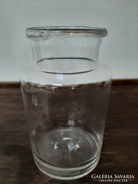 Preserved glass, cold glass?