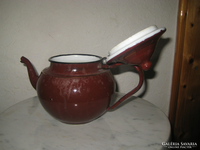 Teás kanna , zománcozott   a 60 as évekből   0,5 l  barna  színű