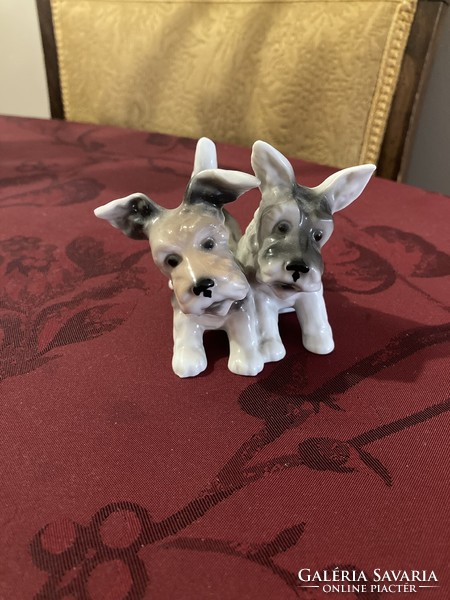 Unterweissbach porcelain dog figurine, foxy pair