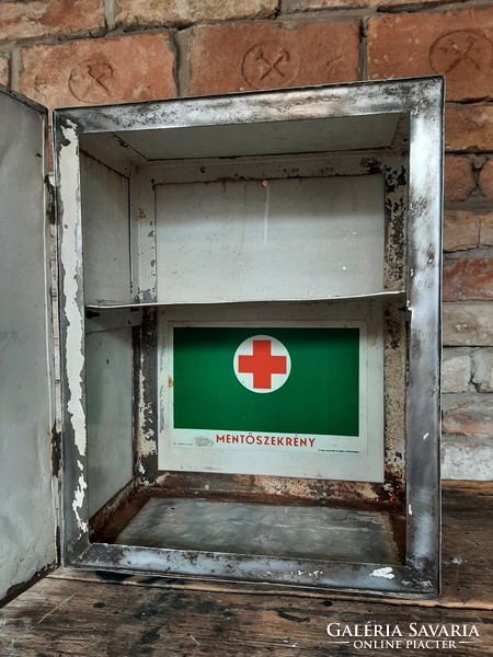 Wall cabinet, ambulance